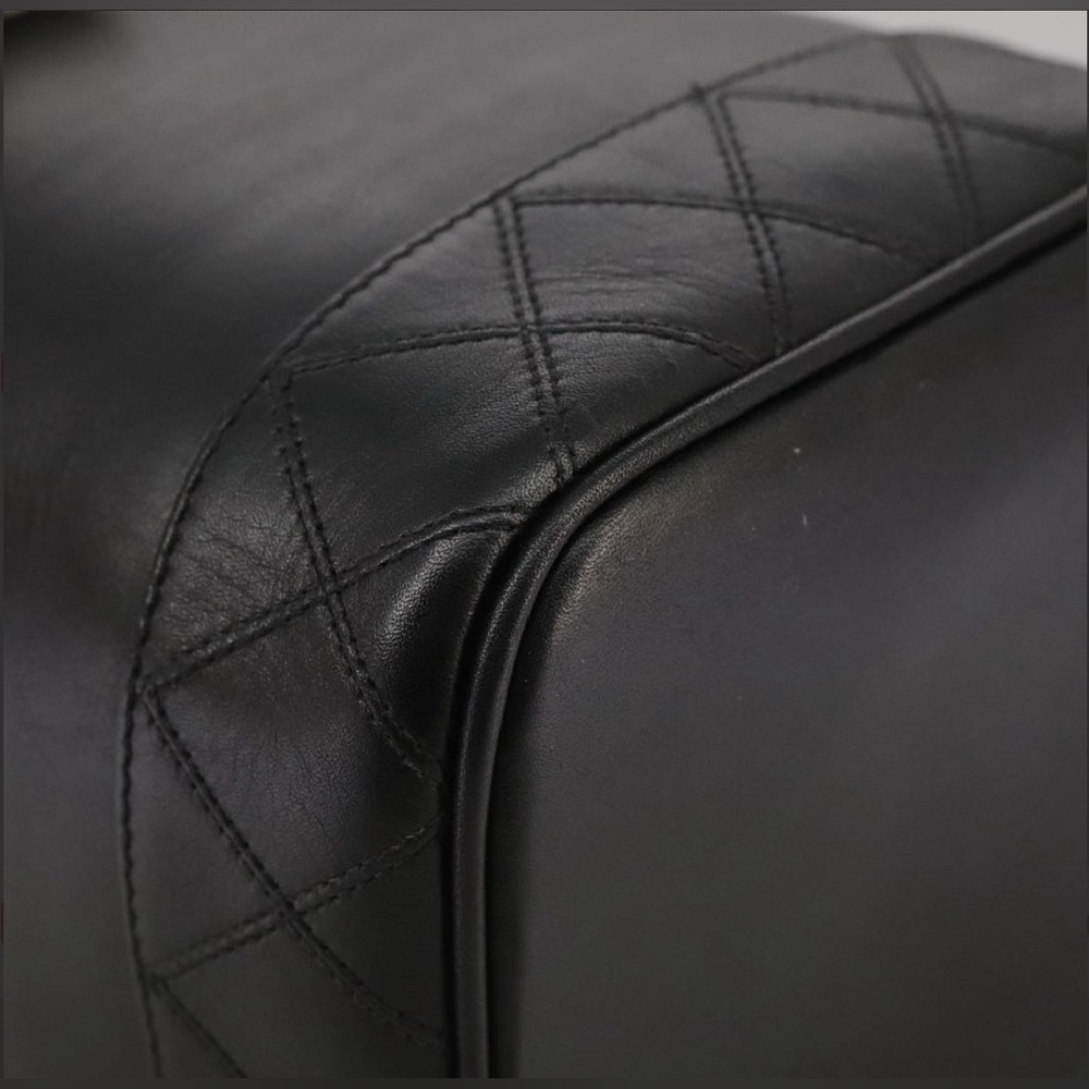 CHANEL CC Logo Grained Calfskin Cosmetics Vanity Hand Bag - Picture 9 of 16